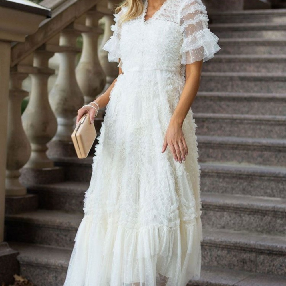 Elegant White Lace Dress